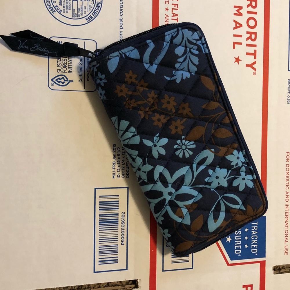 EUC Vera Bradley Wallet